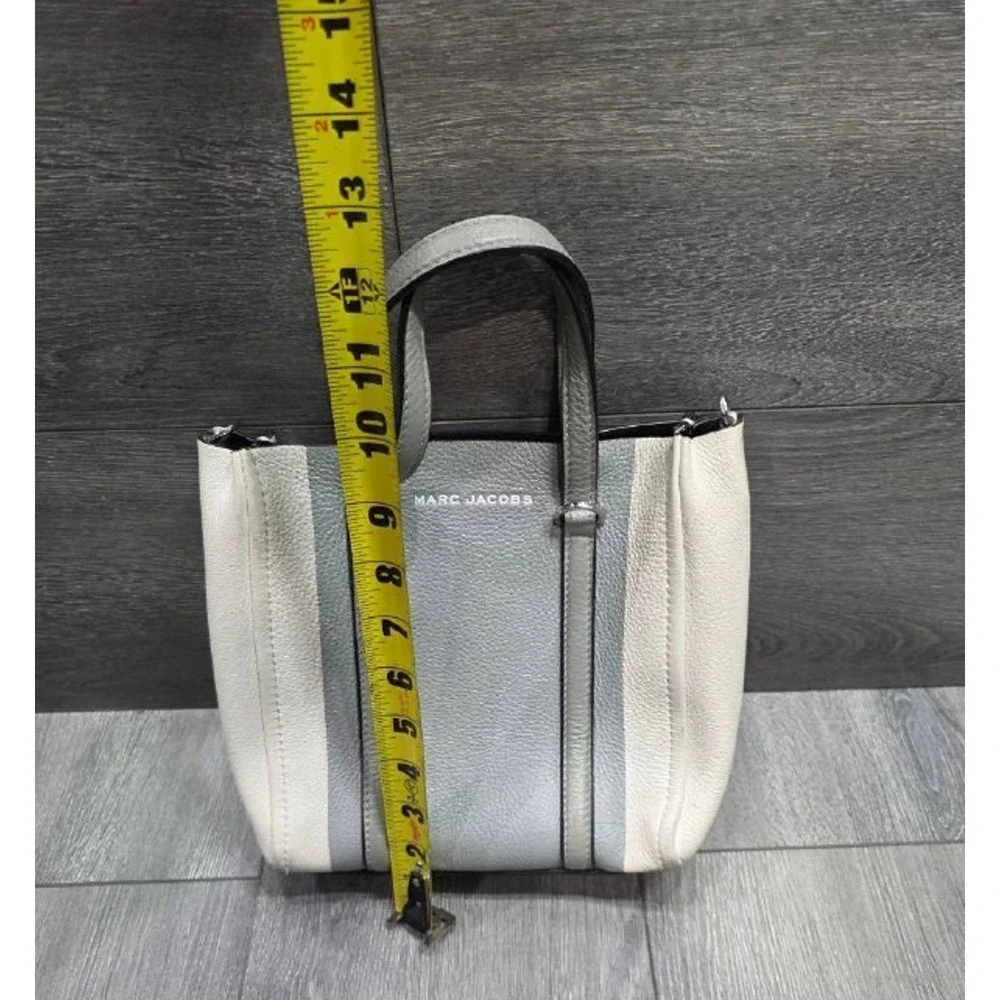 Marc Jacobs Grained Calfskin The Tag crossbody bag Tote Grey White B000680